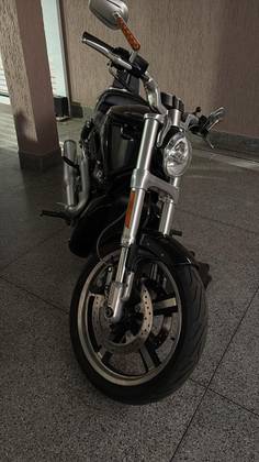 HARLEY-DAVIDSON V-ROD MUSCLE HARLEY-DAVIDSON V-ROD MUSCLE
